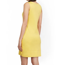 Load image into Gallery viewer, SLEEVELESS SIDE-BUTTON SHIFT DRESS
